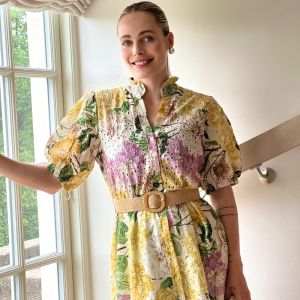 Kjole m/broderi smørgul/rosa/grønn One size