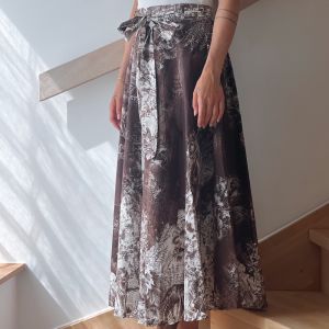Skjørt Choco m/beige print og knytebelte One Size
