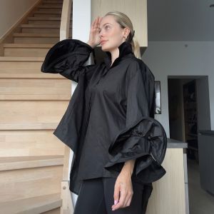 Bluse m/volangerm Sort One size