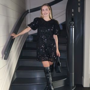 Elly White Kjole med blonde Black