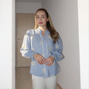 Hippie lysblå skjorte m/blomst