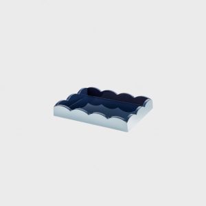 Scalloped brett Pale Denim & Navy 28x20 cm