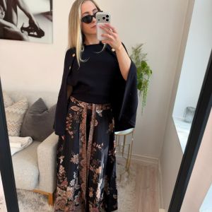 Mary Poncho Knitted Black