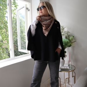 Mary Poncho Knitted Navy